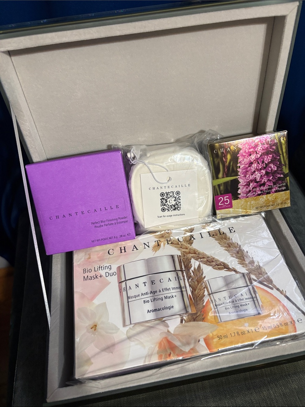 Chantecaille Gift Set - w/ Mirror Case ✨